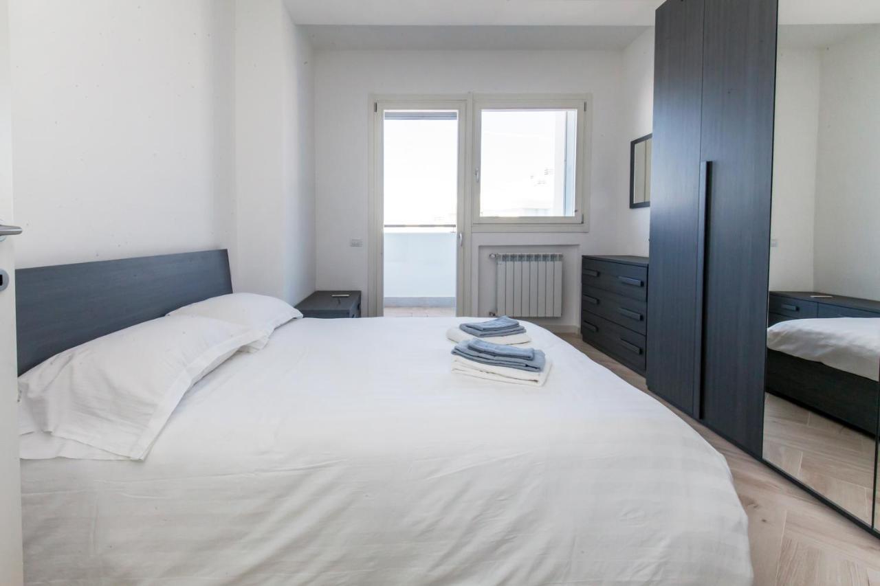 12° Piano Torre Diamante - 67 Apartment Milan Luaran gambar